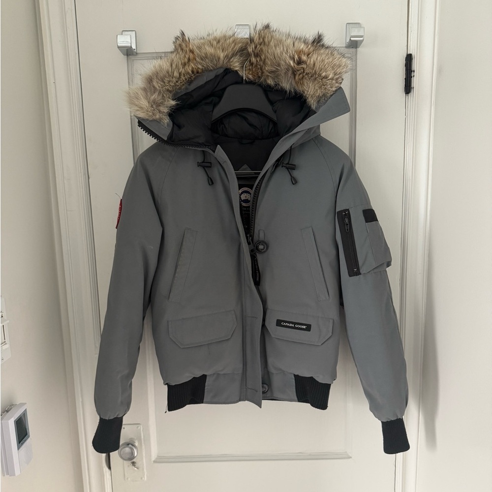 Canada Goose Chilliwack Bomber with Fur Hood - Gray - Small